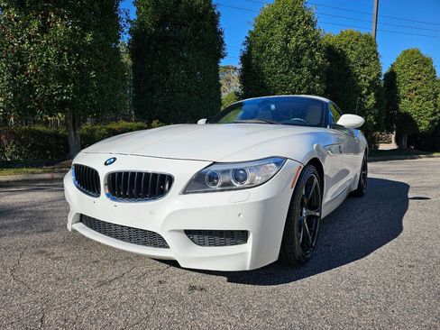 Used 2014 BMW Z4 sDrive28i image 9
