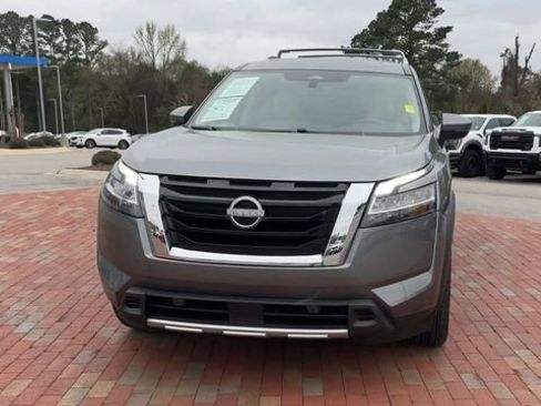 Used 2024 Nissan Pathfinder SL w/ SL Premium Package image 6