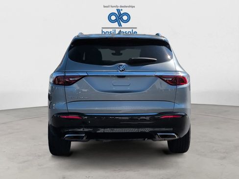 Used 2024 Buick Enclave Premium image 8