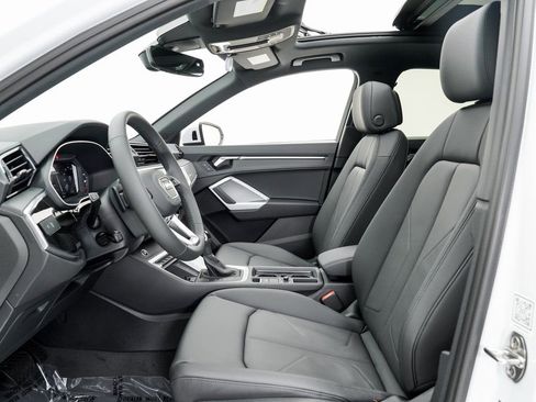 New 2025 Audi Q3 2.0T Premium image 9