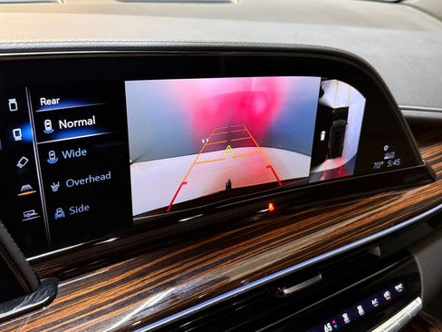 Certified 2022 Cadillac Escalade Premium Luxury w/ LPO, Radiant Package image 32