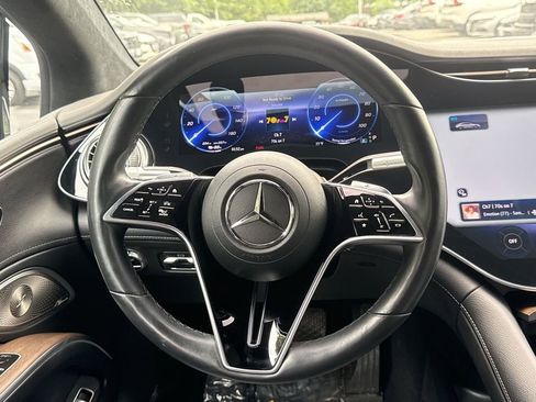 Used 2023 Mercedes-Benz EQS 580 4MATIC Sedan image 11