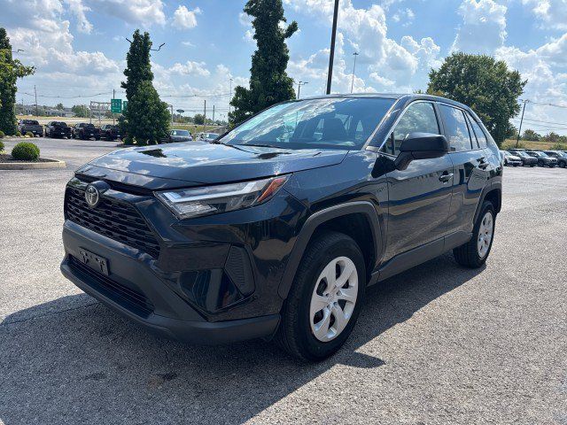 Used 2025 Toyota RAV4 LE AWD/4WD image 15
