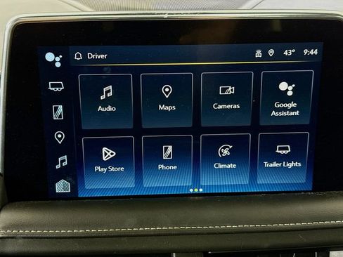 Used 2022 Chevrolet Suburban Premier image 15