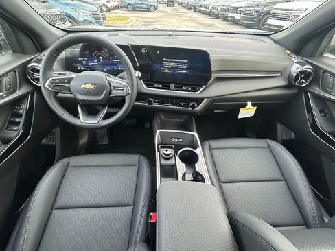 New 2026 Chevrolet Equinox LT w/ Convenience Package II FWD image 21