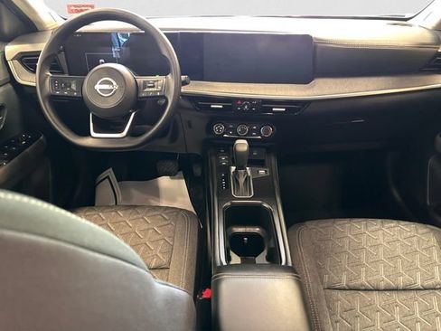Used 2025 Nissan Kicks SV AWD/4WD image 11