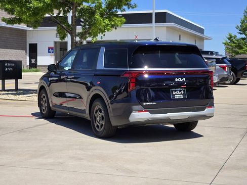 New 2026 Kia Carnival FWD image 3