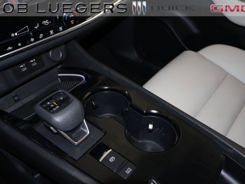 Used 2024 Nissan Rogue SL image 22