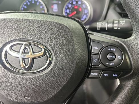 Used 2019 Toyota RAV4 XLE AWD/4WD image 13