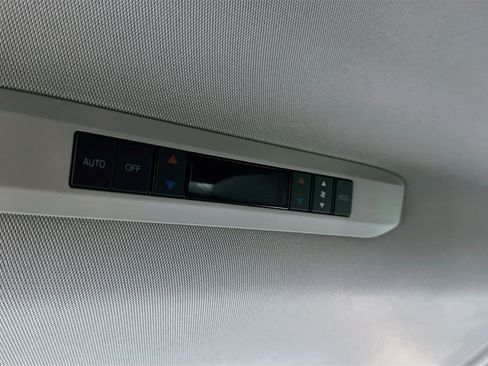 Used 2026 Toyota Sienna XLE FWD image 26