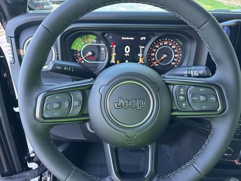 New 2026 Jeep Gladiator Sport AWD/4WD image 13