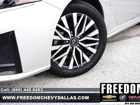 Used 2024 Nissan Altima 2.5 SV FWD image 42