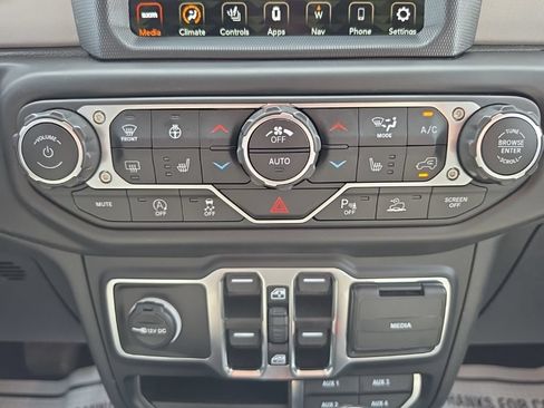 Used 2023 Jeep Gladiator Overland AWD/4WD image 40