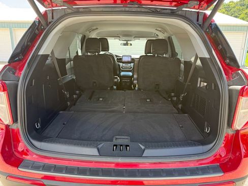 Used 2023 Ford Explorer XLT w/ Equipment Group 202A AWD/4WD image 12
