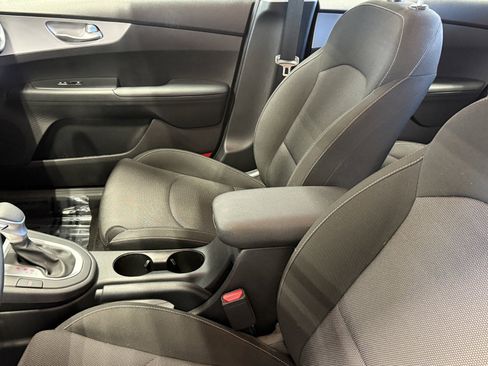 Used 2023 Kia Forte LXS w/ LXS Technology Package FWD image 22