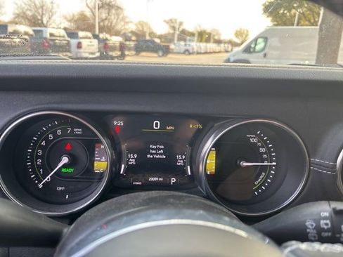 Used 2022 Jeep Wrangler Unlimited Sahara w/ Cold Weather Group image 14