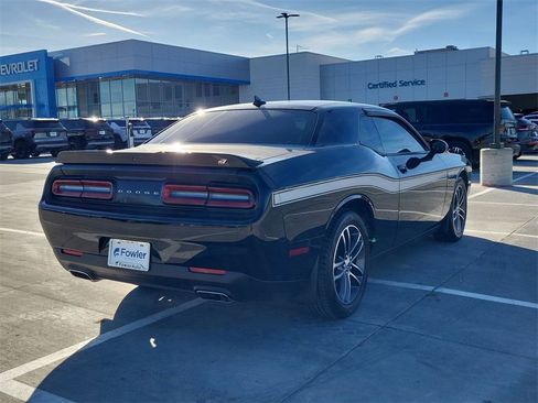 Used 2018 Dodge Challenger GT w/ GT Interior Package image 8