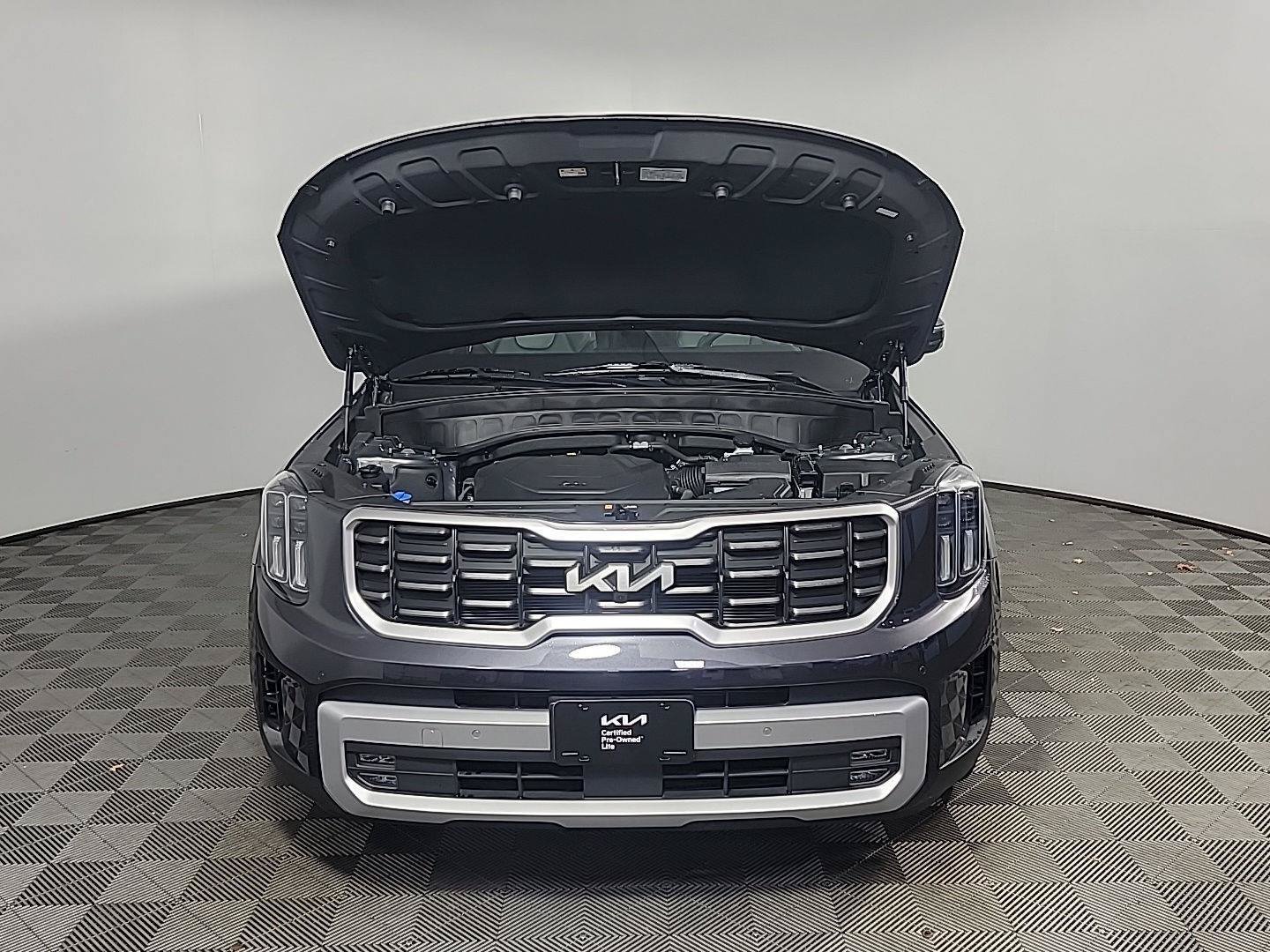 Used 2025 Kia Telluride SX w/ SX Captain's Chair Package AWD/4WD image 14