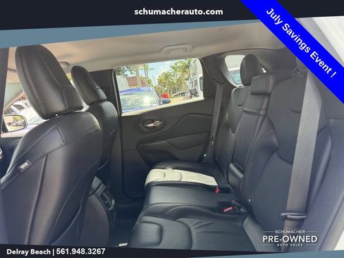 Used 2019 Jeep Cherokee Trailhawk AWD/4WD image 13