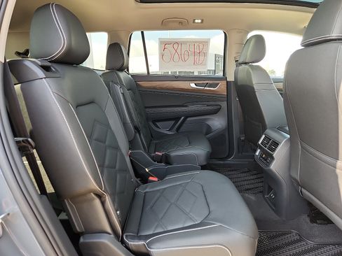 New 2026 Volkswagen Atlas SE FWD image 14