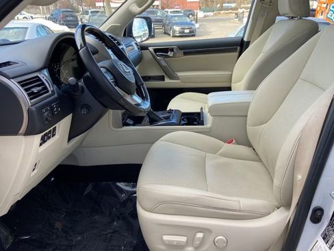 Used 2021 Lexus GX 460 Premium w/ Premium Package image 27