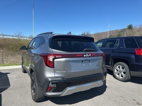 Used 2024 Kia Seltos EX image 25