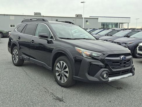 Certified 2025 Subaru Outback Limited AWD/4WD image 3