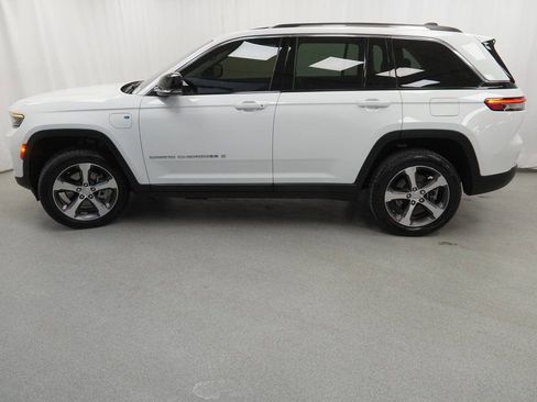 Used 2022 Jeep Grand Cherokee Limited 4xe image 16