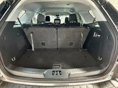 Used 2023 Ford Explorer Limited image 12