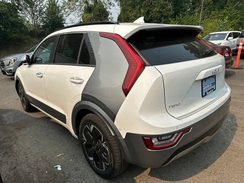 Used 2023 Kia Niro Wave FWD image 7