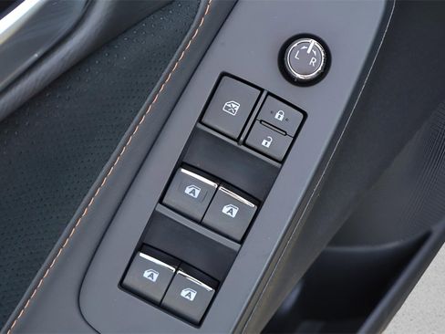 Certified 2019 Toyota Avalon XSE image 24