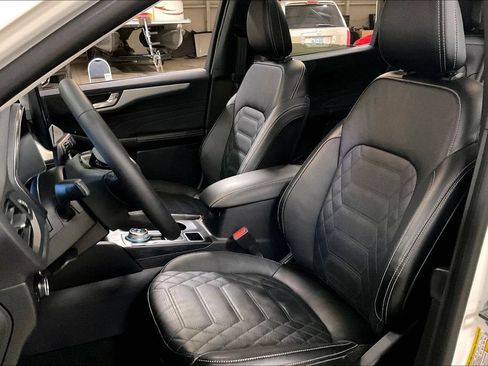 Certified 2023 Ford Escape Platinum w/ Premium Technology Package AWD/4WD image 24