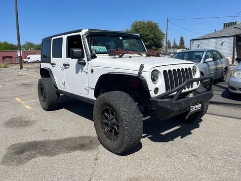 Used 2012 Jeep Wrangler Unlimited Sahara w/ Connectivity Group AWD/4WD image 6