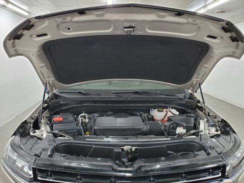 Used 2024 Chevrolet Tahoe LT w/ Luxury Package image 9