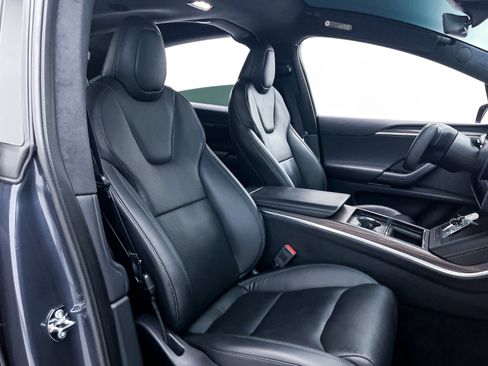 Used 2023 Tesla Model X image 30