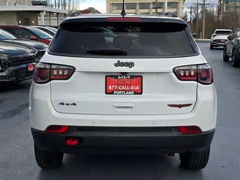 Used 2022 Jeep Compass Trailhawk image 4