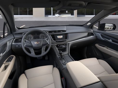 New 2025 Cadillac XT5 Sportv w/ LPO, Floor Liner Package AWD/4WD image 15