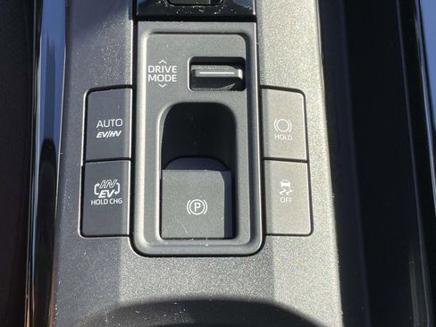 Used 2024 Toyota Prius Prime Premium image 29