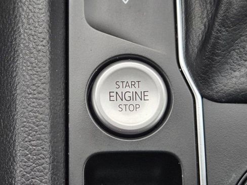 Used 2021 Volkswagen Atlas SE image 21