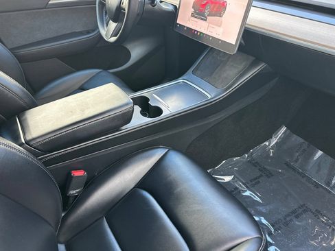 Used 2024 Tesla Model Y Long Range AWD/4WD image 17