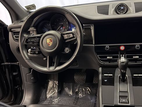 Certified 2023 Porsche Macan GTS image 20