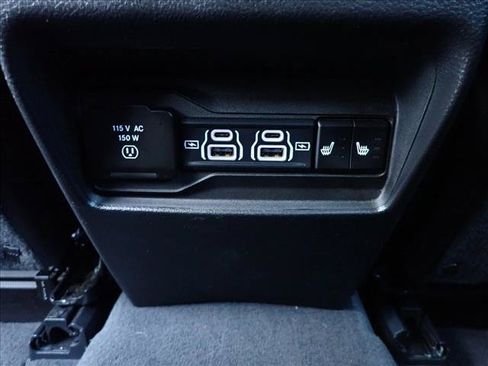 Used 2023 Jeep Grand Cherokee Limited w/ Luxury Tech Group II AWD/4WD image 11