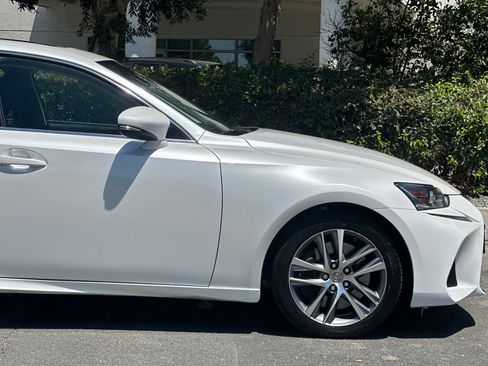 Used 2019 Lexus IS 300 RWD image 33