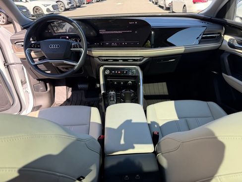 Used 2025 Audi Q5 Premium w/ Convenience Package AWD/4WD image 18