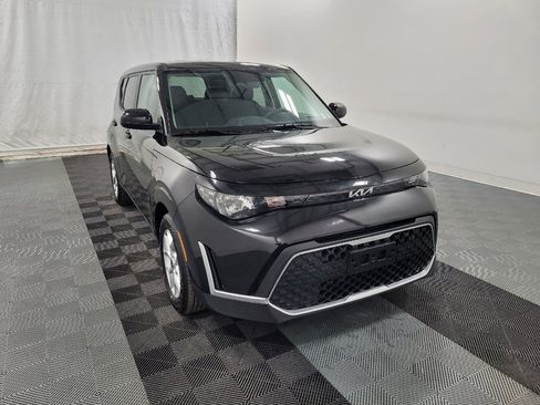 Used 2025 Kia Soul LX w/ LX Technology Package image 13
