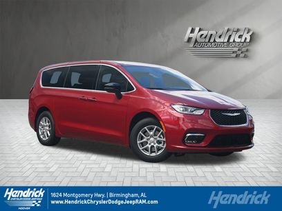 New 2026 Chrysler Pacifica Select