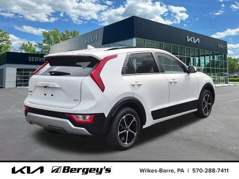 Certified 2025 Kia Niro EX w/ EX Cold Weather Package FWD image 6