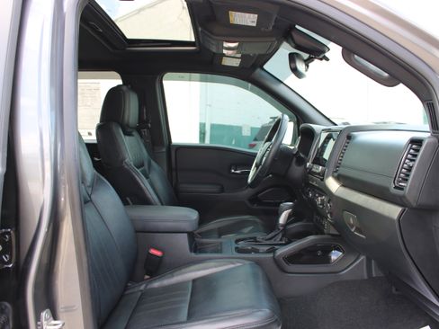 Certified 2022 Nissan Frontier PRO-4X w/ Pro-4X Premium Package AWD/4WD image 15