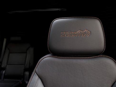 Used 2023 Chevrolet Tahoe High Country w/ Premium Package image 16