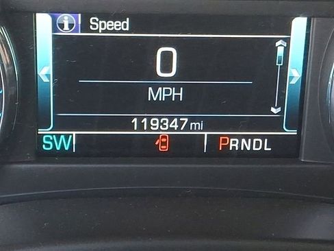 Used 2018 Chevrolet Suburban Premier AWD/4WD image 22